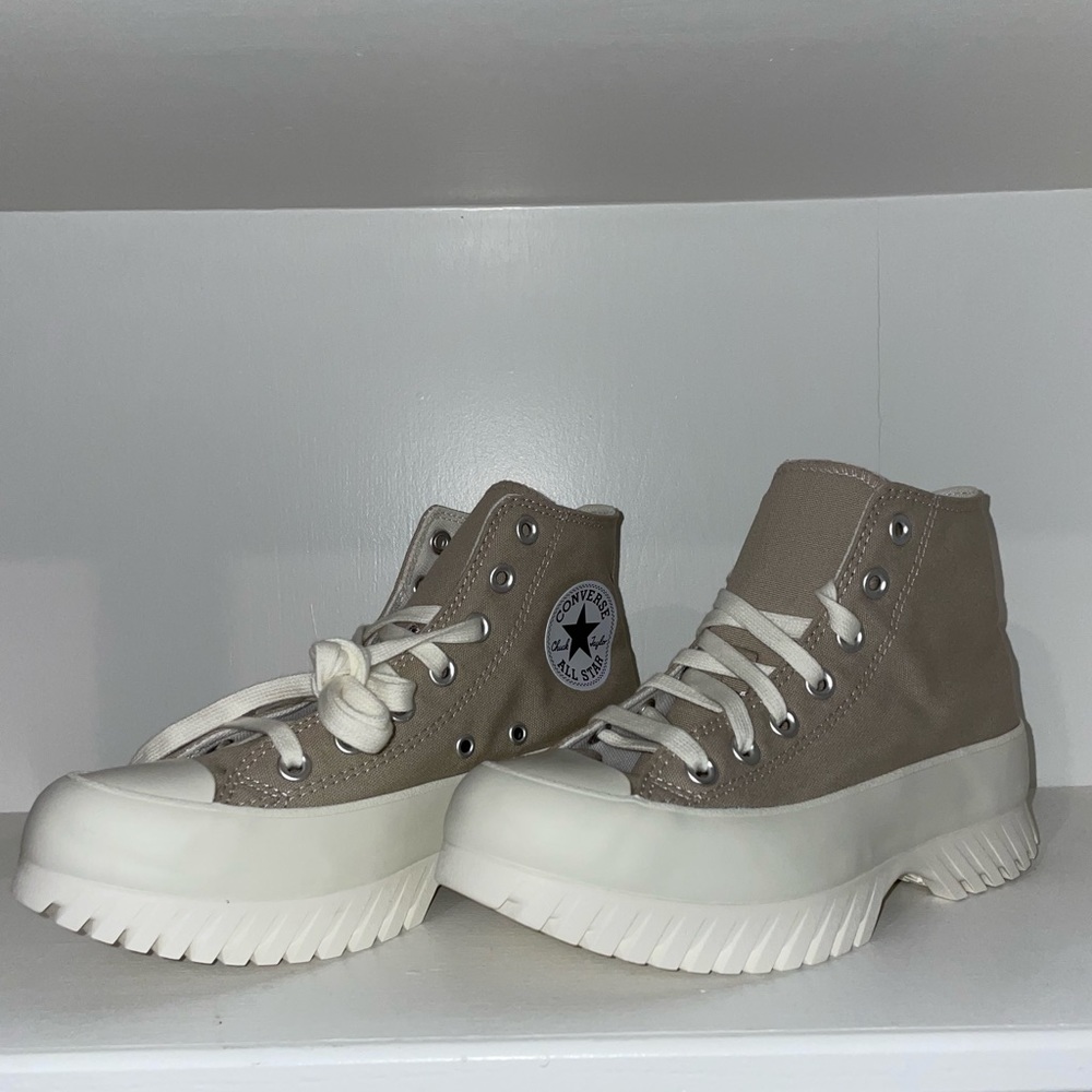 Chuck Taylor All Star Lugged 2.0 Platform Converse NWOB